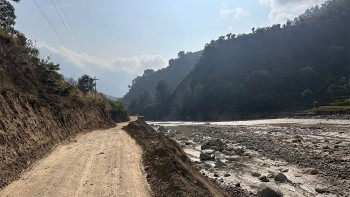 बीपी राजमार्गमा साँझ साढे ६ बजेदेखि गाडी बन्द
