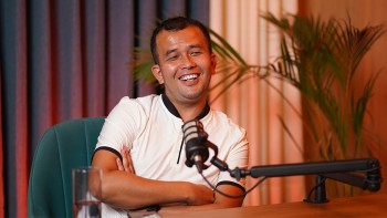 'म भुइँमान्छेको कथा लेख्छु,  तर राजनीतिसँग ठोक्किहाल्छ'