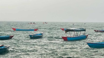 हावाहुरी चलेपछि फेवातालमा फसेका ८ जनाको उद्दार