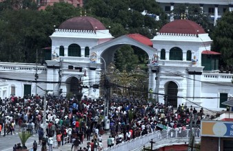सिंहदरबार छिरे प्रदर्शनकारी