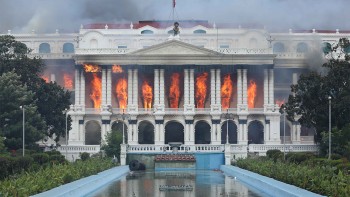 सिंहदरबार आगलागीबारे सेना : मानवीय सुरक्षा हेरेर काम गर्‍यौं 