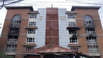 जलेका सरकारी भवन प्रयोग गर्न नमिल्ने, काठमाडौं जिल्ला अदालत पुरै भत्काउनुपर्ने