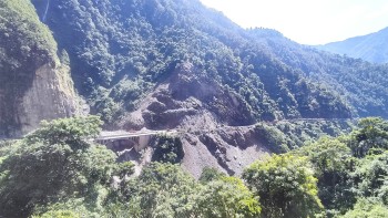 मुग्लिनको सडक आज पनि नखुल्ने  