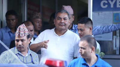 दुर्गा प्रसाईंसहित ७ जना पुर्क्षपका लागि थुनामा, ३२ जना धरौटीमा छुटे
