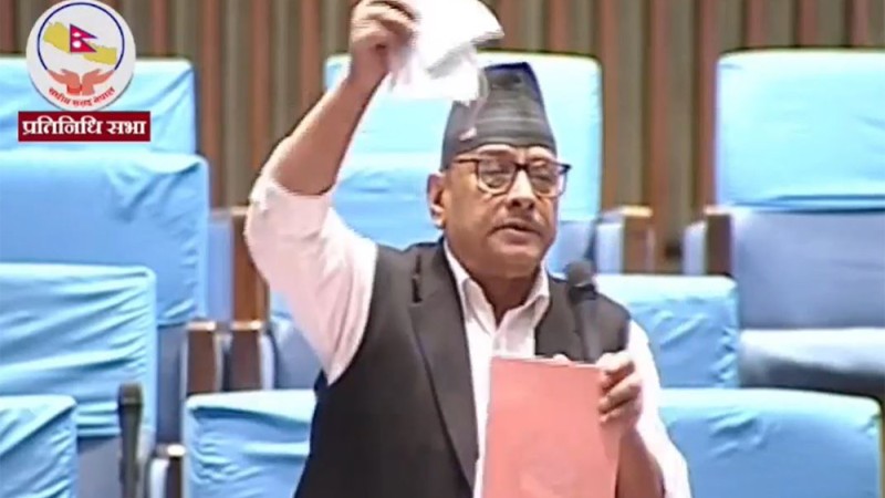 संसदभित्र च्यातियो भौतिक पूर्वाधारको बजेट पुस्तिका