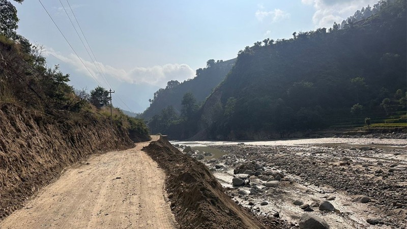 बीपी राजमार्गमा साँझ साढे ६ बजेदेखि गाडी बन्द