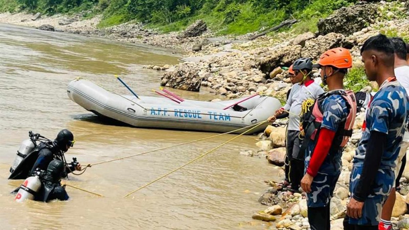 सप्तकोशीमा उद्दार अभ्यास गर्दा सशस्त्र प्रहरीका २ गोताखोर बेपत्ता