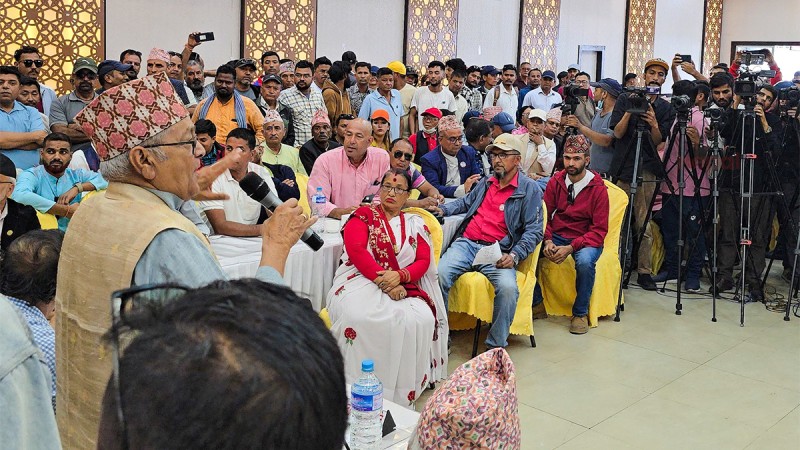 राजावादीको समीक्षा बैठकमा भाँडभैलो