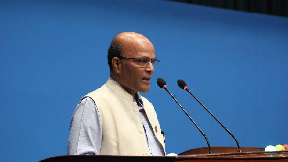 अमरेशले ७२ जिल्ला अरु देशलाई भाडामा दिऔं भनेपछि संसदमा होहल्ला
