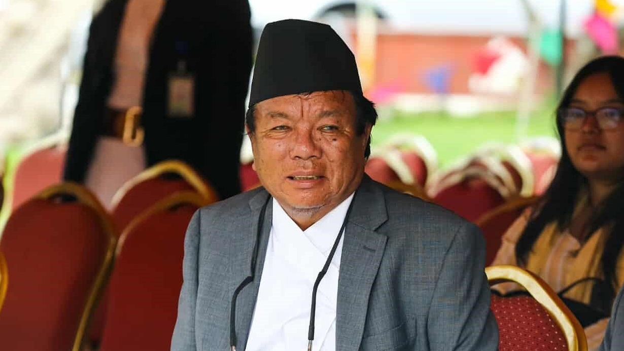 स्कुलमा कम्प्युटर शिक्षक राख्न र त्रिविमा झाडी फाँड्न शिक्षामन्त्रीको निर्देशन