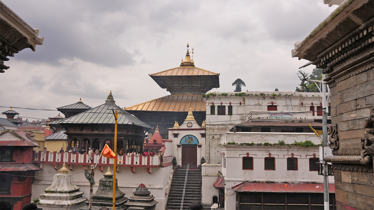 पशुपतिमा नमाज पढेको आरोपमा मुद्दा, २ वर्ष कैद गर्न माग