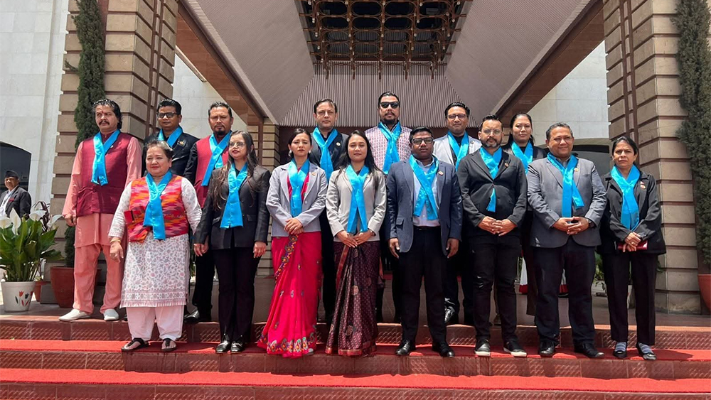 रास्वपा सांसदहरुले बहिस्कार गरे संसद बैठक