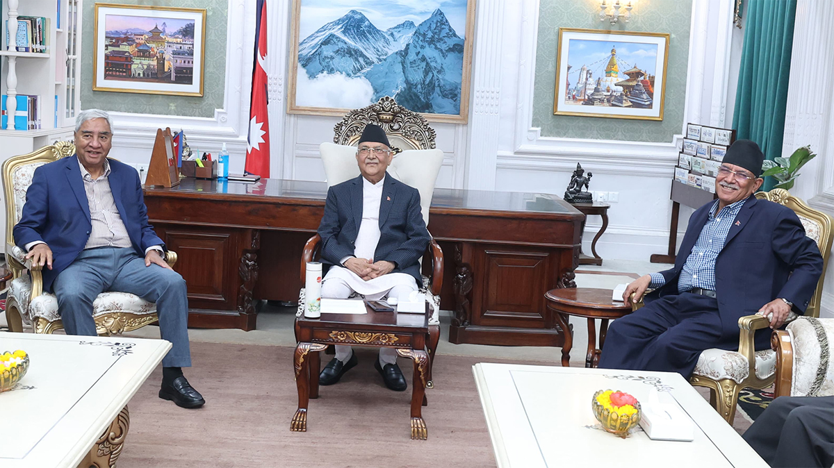 शीर्ष नेताहरुको बैठक निष्कर्षविहीन, गृहमन्त्रीको राजीनामामा अड्कियो संवाद